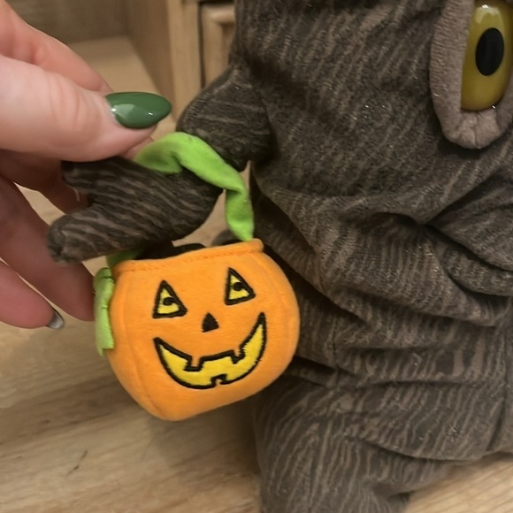 Hallmark Halloween Addams Family Animated Singing Tree Owls Pumpkin 2007 - Picture 3 of 8